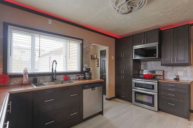 506 E Fairview Avenue, South Bend, IN 46614