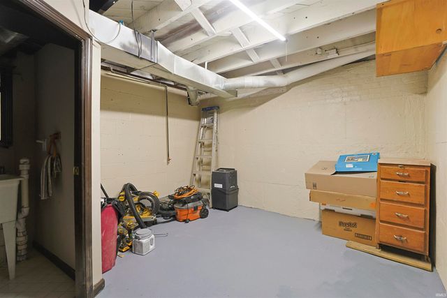 506 E Fairview Avenue, South Bend, IN 46614