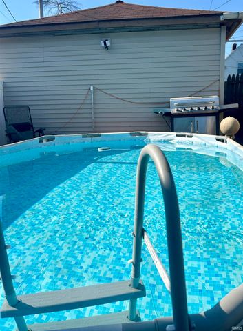 506 E Fairview Avenue, South Bend, IN 46614