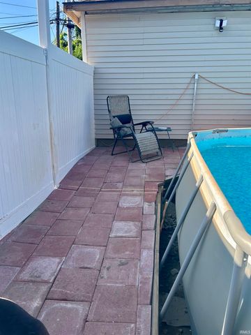 506 E Fairview Avenue, South Bend, IN 46614