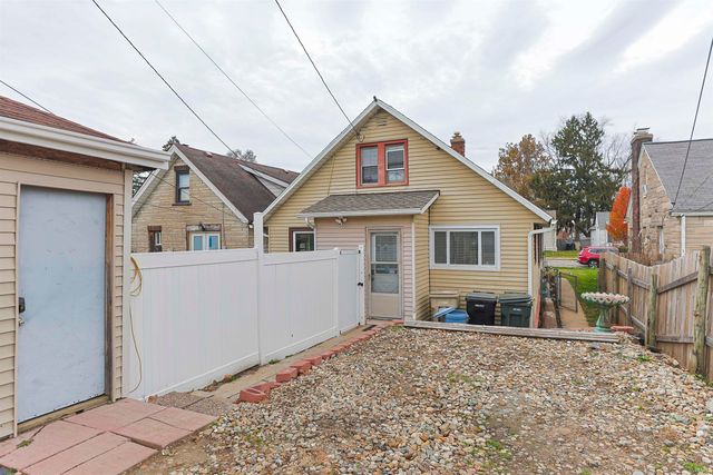 506 E Fairview Avenue, South Bend, IN 46614