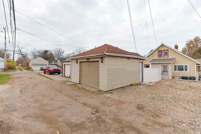 506 E Fairview Avenue, South Bend, IN 46614