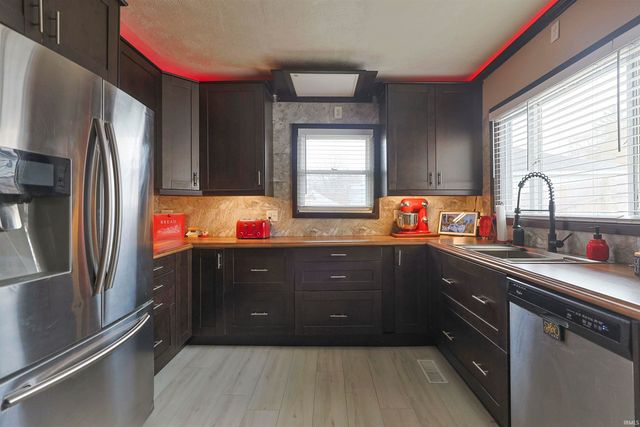 506 E Fairview Avenue, South Bend, IN 46614