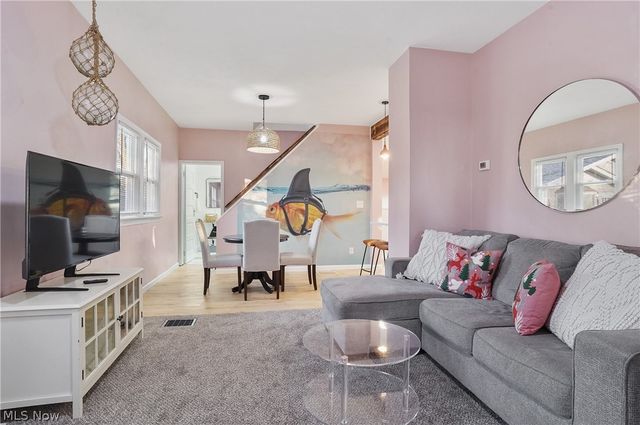 455 Magnolia Avenue, Cuyahoga Falls, OH 44221