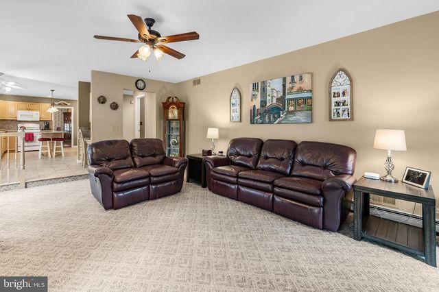 1 PINE VIEW, Monroe Township, NJ 08831