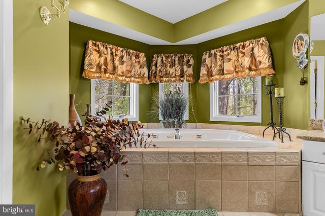 1 PINE VIEW, Monroe Township, NJ 08831