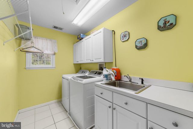 1 PINE VIEW, Monroe Township, NJ 08831