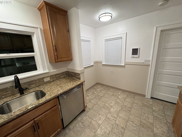 9646 Se STEELE St, Portland, OR 97266