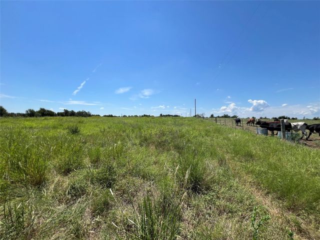 2600 CR 466, Elgin, TX 78621