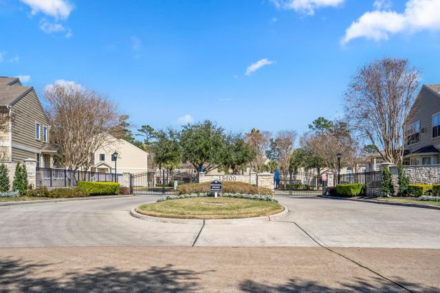 13600 Breton Ridge Street 15B, Houston, TX 77070