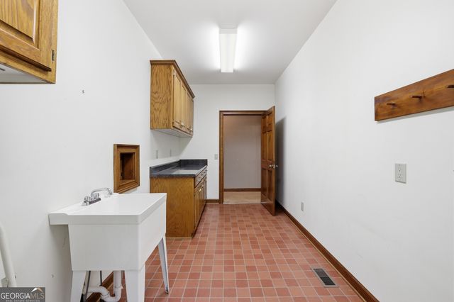 8721 Skitts Mountain Road, Clermont, GA 30527
