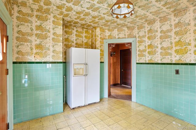 3 Clinton Avenue, Pleasantville, NY 10570