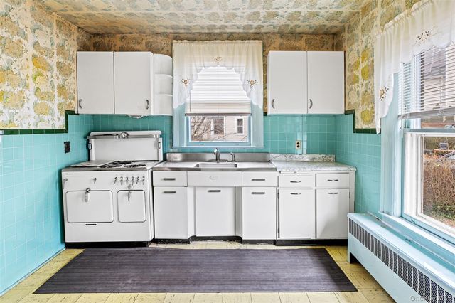 3 Clinton Avenue, Pleasantville, NY 10570