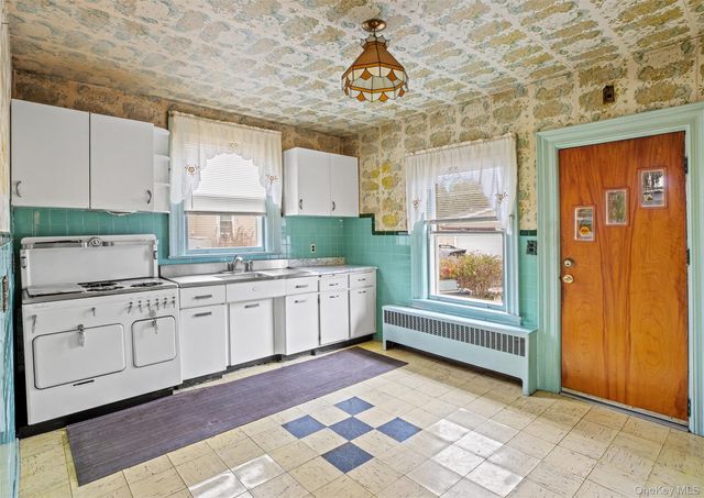 3 Clinton Avenue, Pleasantville, NY 10570