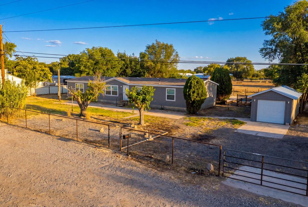 4235 HIGHWAY 314 SW, Los Lunas, NM 87031