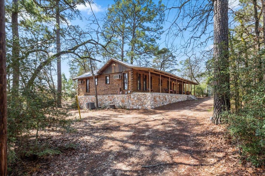 116 Yucca LN, Bastrop, TX 78602