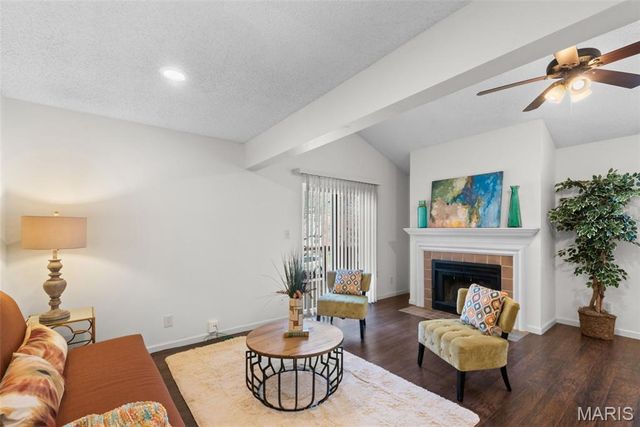 1423 Peacock Lane, Brentwood, MO 63144