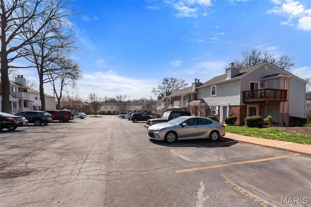 1423 Peacock Lane, Brentwood, MO 63144