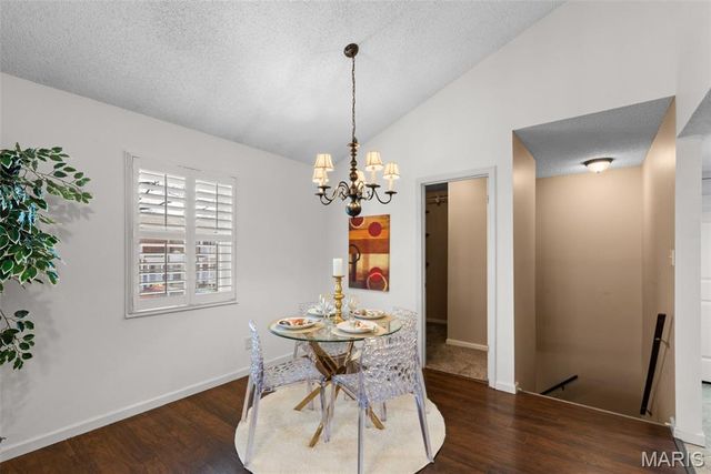 1423 Peacock Lane, Brentwood, MO 63144