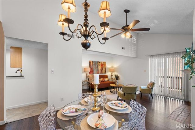 1423 Peacock Lane, Brentwood, MO 63144