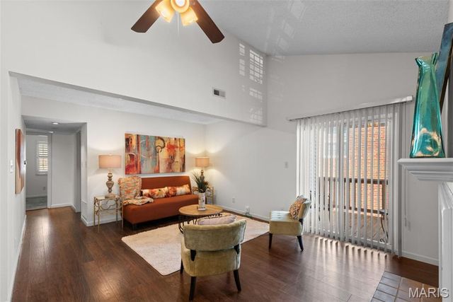 1423 Peacock Lane, Brentwood, MO 63144