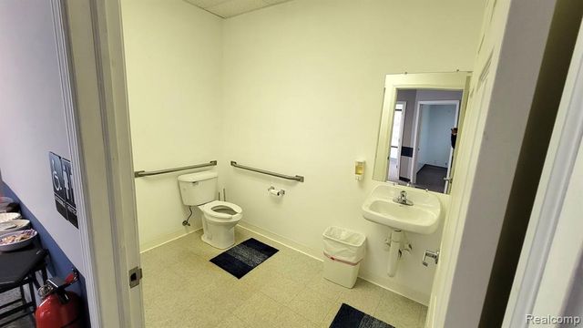 42448 Cherry Hill Road, Canton, MI 48187