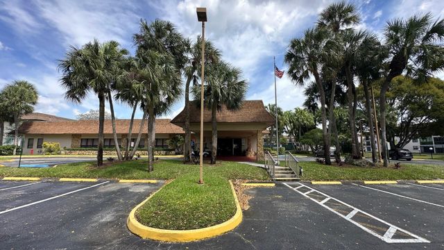6090 N Sabal Palm Boulevard 108, Tamarac, FL 33319