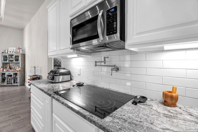 221 Cibolo Ridge Dr, La Vernia, TX 78121