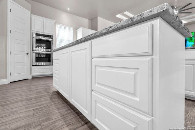 221 Cibolo Ridge Dr, La Vernia, TX 78121