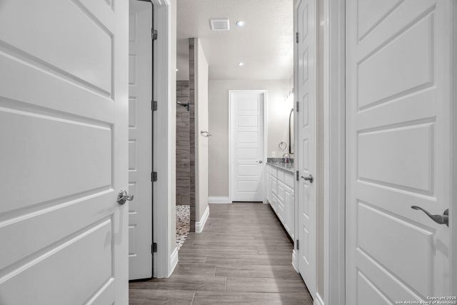 221 Cibolo Ridge Dr, La Vernia, TX 78121
