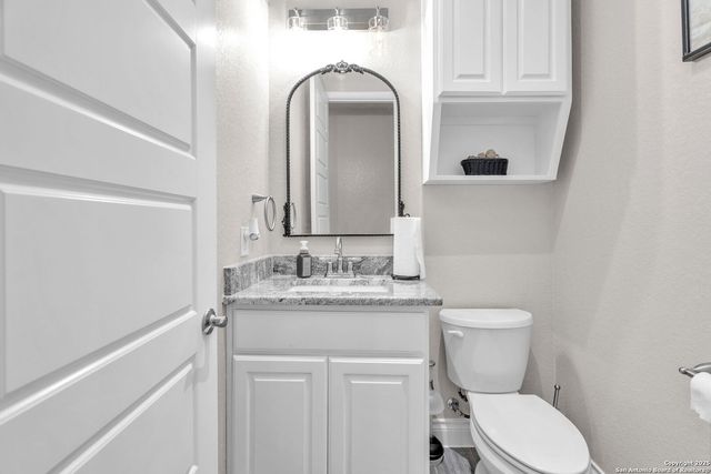 221 Cibolo Ridge Dr, La Vernia, TX 78121
