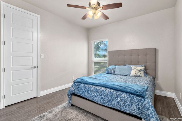 221 Cibolo Ridge Dr, La Vernia, TX 78121