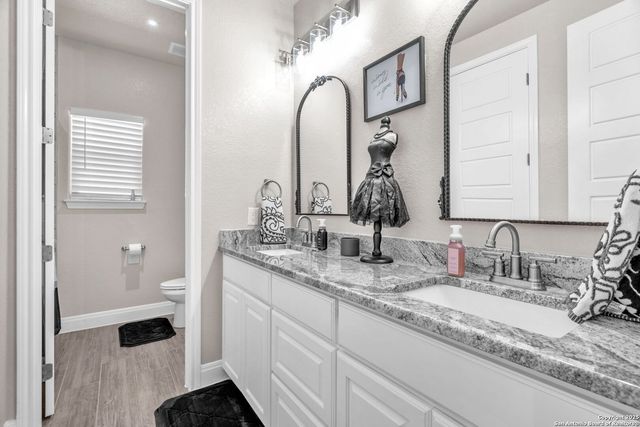 221 Cibolo Ridge Dr, La Vernia, TX 78121