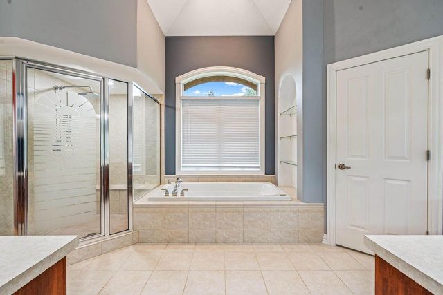 N66W38493 N Woodlake CIRCLE, Oconomowoc, WI 53066