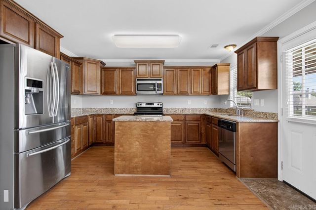 5721 Heritage Heights Drive, Benton, AR 72019