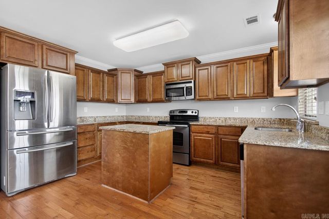 5721 Heritage Heights Drive, Benton, AR 72019