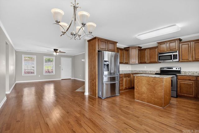 5721 Heritage Heights Drive, Benton, AR 72019
