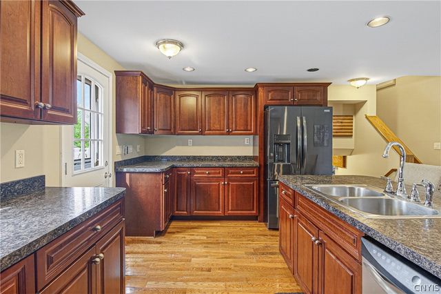 7 Clintonview Road, New Hartford, NY 13413