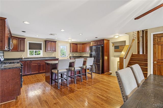 7 Clintonview Road, New Hartford, NY 13413