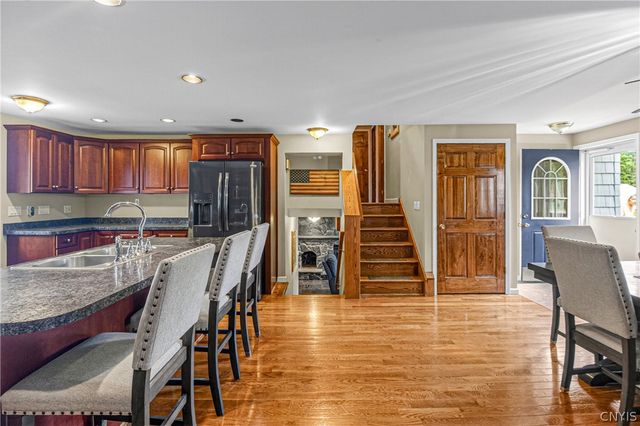 7 Clintonview Road, New Hartford, NY 13413