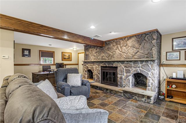 7 Clintonview Road, New Hartford, NY 13413