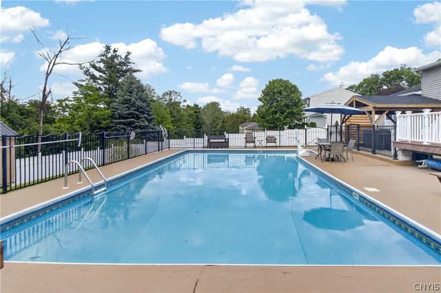 7 Clintonview Road, New Hartford, NY 13413
