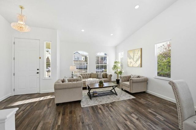 2177 Ceynowa, San Jose, CA 95121