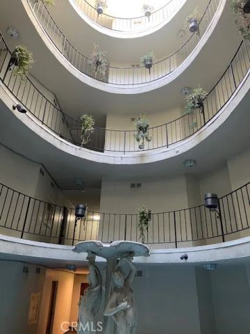 2260 N Cahuenga Boulevard 106, Los Angeles, CA 90068