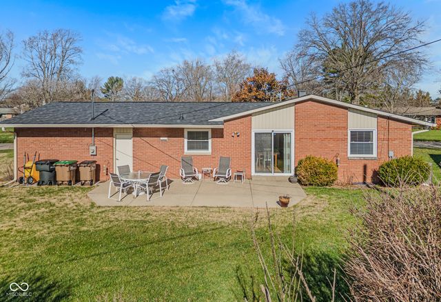 3611 Hunter Place, Columbus, IN 47203