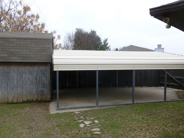 101 STONY CREEK Drive, Euless, TX 76039