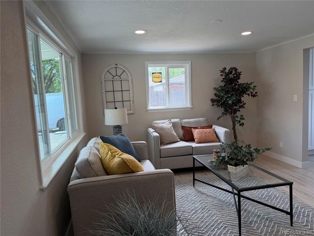 1721 N Argonne St, Aurora, CO 80011