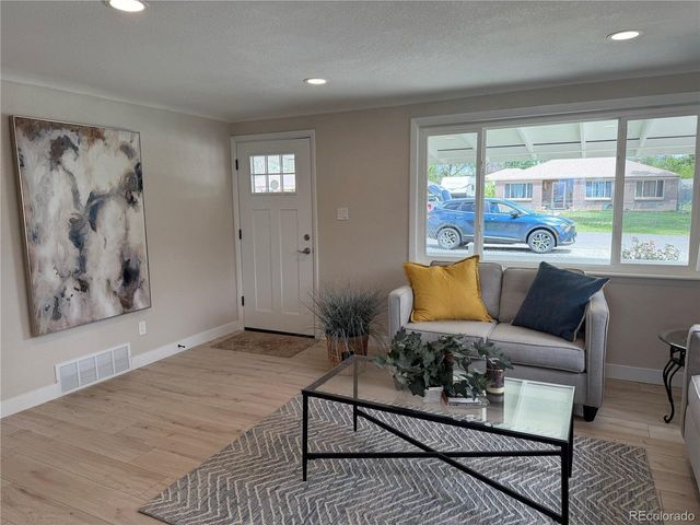 1721 N Argonne St, Aurora, CO 80011