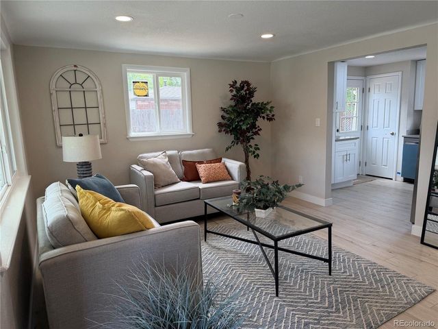 1721 N Argonne St, Aurora, CO 80011