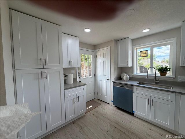 1721 N Argonne St, Aurora, CO 80011